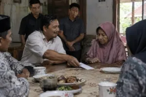 Amplop di Bawah Piring