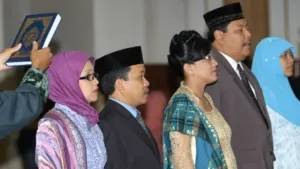 Ketua dan Anggota Bawaslu RI Pertama: Mengenal Lima Tokoh di Balik Sejarah Pengawasan Pemilu