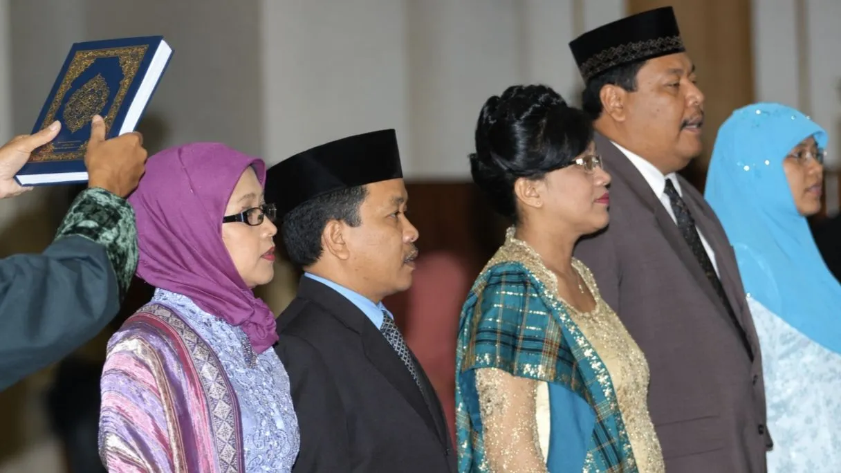 Ketua dan Anggota Bawaslu RI Pertama: Mengenal Lima Tokoh di Balik Sejarah Pengawasan Pemilu