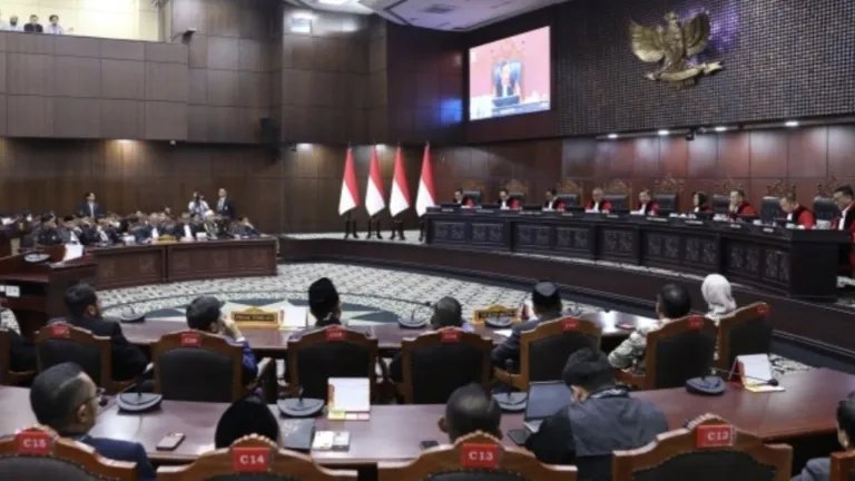 MK Tak Temukan Bukti Ijazah SLTA Gibran, Ini Putusannya